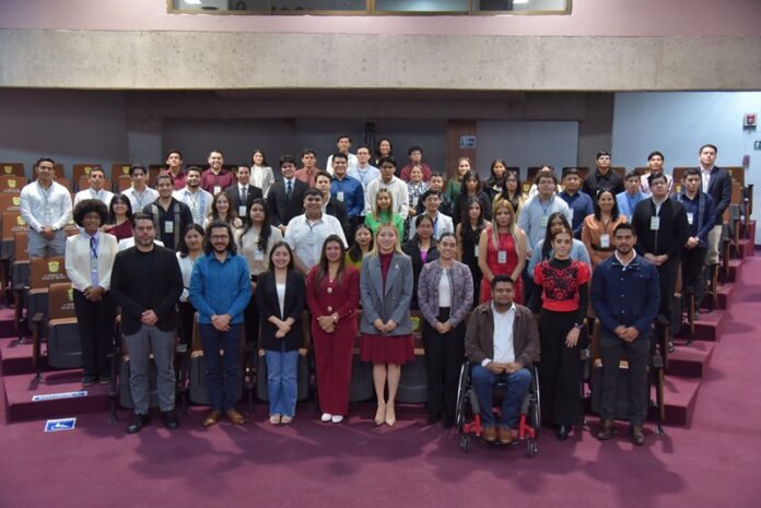 En-el-Congreso-inicia-el-XX-Parlamento-de-la-Juventud-Veracruzana-1