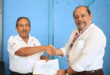 Reconocen honestidad de taxista de Yucatán que devolvió 300 mil pesos