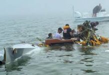 Avión de la Marina mexicana se estrella en bahía de Galveston; mueren al menos cinco personas, entre ellas un niño