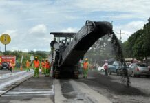 Refuerza SICT la conservación carretera con trenes de repavimentación en Veracruz