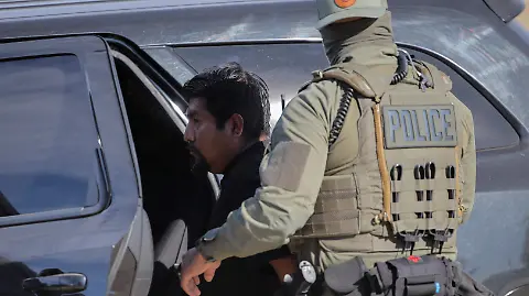 Habilitará Trump bodegas industriales para encerrar hasta 80 mil inmigrantes