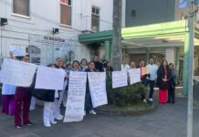 Trabajadores del sector salud protestan en todo el estado por falta de pagos