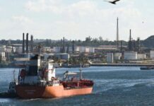 Suspende gobierno de Sheinbaum envío de petróleo a Cuba: Bloomberg