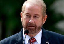 Rendirán cuentas los regímenes corruptos, dice embajador de EU