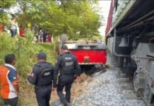 Seis lesionados tras intentar ganarle el paso al tren en Cosoleacaque