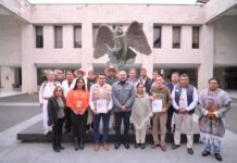 Atiende Esteban Bautista Hernández a maestros indígenas de las Altas Montañas