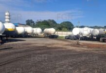 FGR integra investigación por el aseguramiento de 149 vehículos y más de 82 mil litros de hidrocarburo