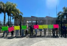 Habitantes de Jilotepec protestan en el Congreso por nueve obras inconclusas