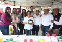 Acerca Ayuntamiento de Veracruz insumos y oportunidades a productores agropecuarios