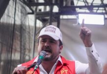 Adrián González Naveda, traidor