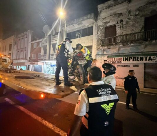 Libera Ayuntamiento de Veracruz callejones del Centro Histórico para garantizar paso peatonal