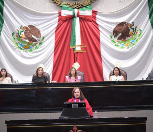Entrega Congreso de Veracruz a Ana María Autrán el Premio Estatal a la Mujer 2026