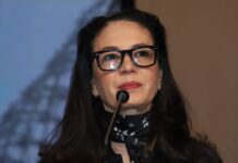 Pide conductora Yolanda Andrade reabrir caso de tres desaparecidos en Sinaloa en 1996