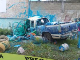 Accidente en Banderilla deja cinco heridos; camioneta se impacta contra escuela primaria