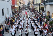 Ayuntamiento de Veracruz celebra a la niñez con espectacular desfile de globoflexia y música en vivo