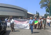 Integrantes de La Leyenda de Chucho El Roto se manifiestan por reclasificación de tarifas eléctricas