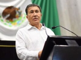 Tras 45 años de militancia, el diputado Héctor Yunes Landa renuncia al PRI