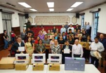 Entrega Daniela Griego equipos de cómputo para fortalecer a centros educativos de Xalapa
