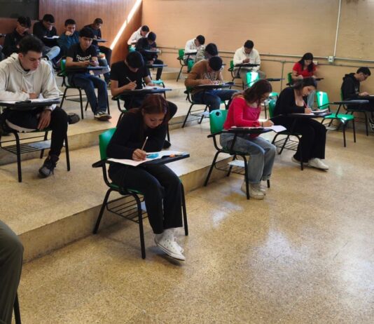 Por primera vez, ingreso a escuelas normales de Veracruz se realiza sin costo: SEV