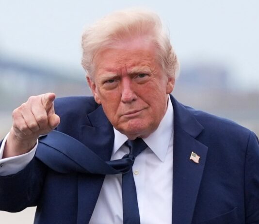Se destapa Trump para 2028, aunque está impedido constitucionalmente para reelegirse por tercera vez