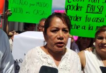 Ciudadanos protestan frente a Palacio de Gobierno por presuntos casos de despojo de inmuebles