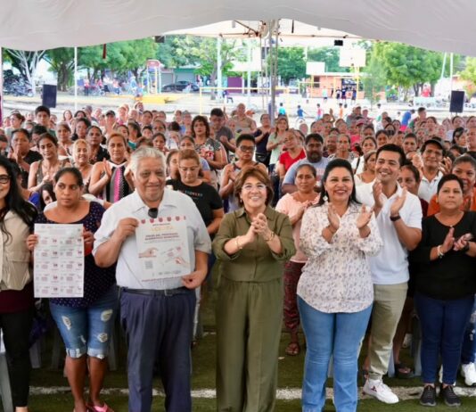 Reitera Rosa María compromiso con las familias veracruzanas mediante la entrega de apoyos de JEFMUN