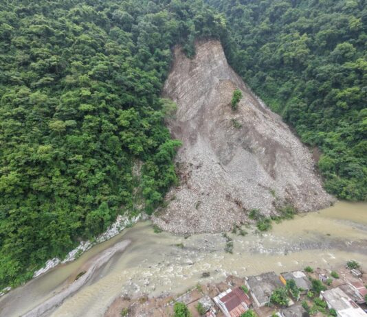Atiende Centro SICT Veracruz derrumbes en Ilamatlán por lluvias recientes