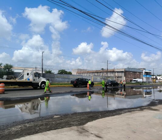 Interviene centro SICT Veracruz para retirar agua acumulada en la carretera federal 140 Xalapa-Veracruz