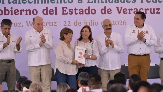 pemex_entrega_mxs_de_149_mdp_en_combustible_y_maquinaria_a_minatitlxnx_agua_dulcex_pajapan_y_veracruz.jpeg_2136620352