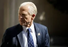 Acusa asesor de Trump que autos de México ocultan componentes chinos