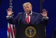 Condena Trump “resurgimiento de la amenaza comunista” en EU