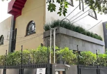 Dona ‘facturero’ silla de ruedas a la Cruz Roja para librar proceso penal