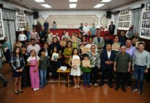 Premian a quienes ganaron la primera edición del concurso “Xalapa de Lectura en Corto”