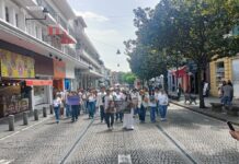 Familiares y estudiantes marchan en Xalapa para exigir justicia por Melanie