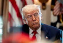 Economía de EE.UU. muestra desaceleración mientras cae la aprobación de Trump, según reporte