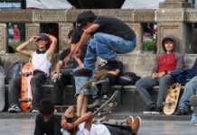 Casi 50% de los jóvenes de entre 15 y 29 años en México están sin escuela o trabajo, alertan