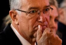 Aprieta jueza de NY a Salinas Pliego por disputa con AT&T por el pago de impuestos en México