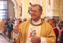 “Dios nos invita a ser parte de la solución para ayudar a los demás”: padre José Manuel Suazo