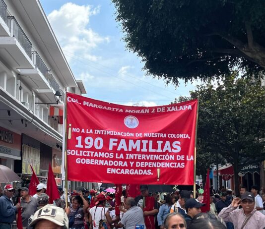 Antorchistas marchan en Xalapa; piden a Rocío Nahle atender demandas de colonias y comunidades