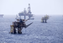 Pemex descarta afectaciones a playas tras fuga reportada en el Golfo de México