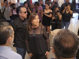 Acude Nahle a despedir a Zenyazen; pide esperar resultados de la investigación
