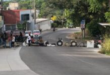 Cumple 24 horas bloqueo de carretera Las Trancas-Coatepec