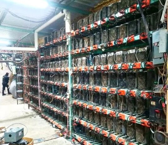 Desmantelan en Puebla fábrica clandestina de monedas digitales