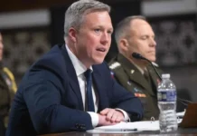 Renuncia Secretario del Ejército de EU por diferencias con Hegseth, titular de Defensa