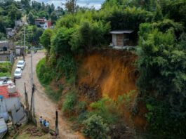 Atiende Ayuntamiento deslizamiento de tierra en la colonia Colosio