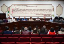 Dialoga Daniela Griego con vecinos afectados por escurrimientos pluviales; acuerdan soluciones