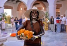 Inaugura Rosa María exposición colectiva “Bajo la Piel: Todos Somos Calacas”
